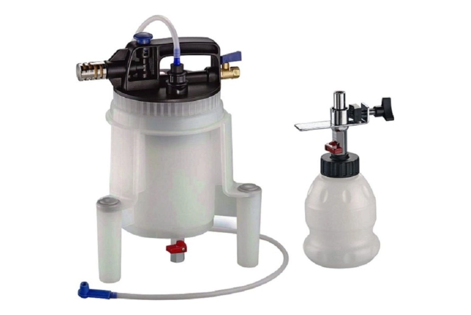 Pneumatic Brake Fluid Extractor & Refilled Kit