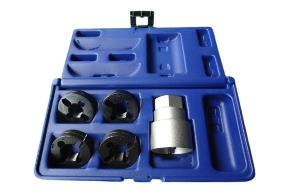 Reverse Action Wheel Stud Thread Restorer Kit - Truck