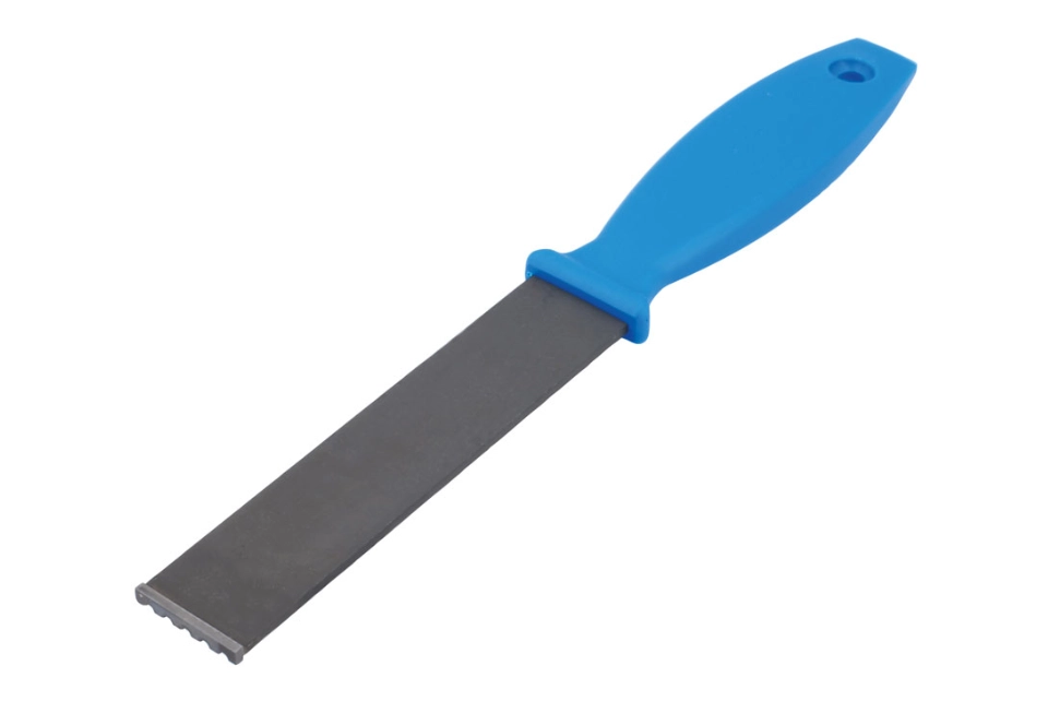 Carbide Scraper with Serrated Blade
