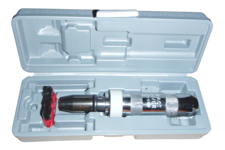 Impact Driver with 4 Bits