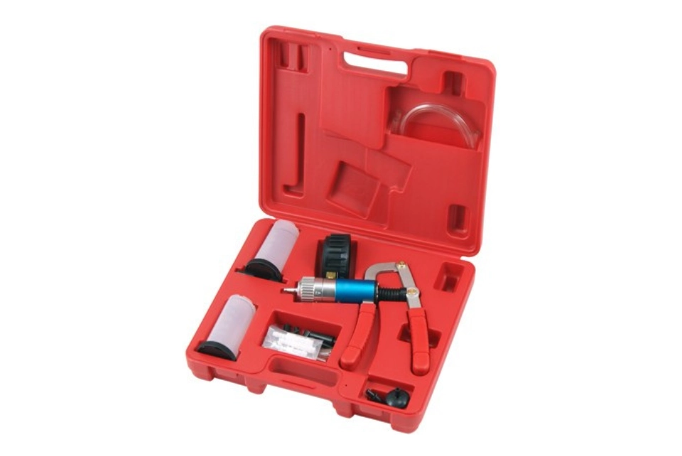Vacuum & Pressure Test / Brake Bleeding Kit